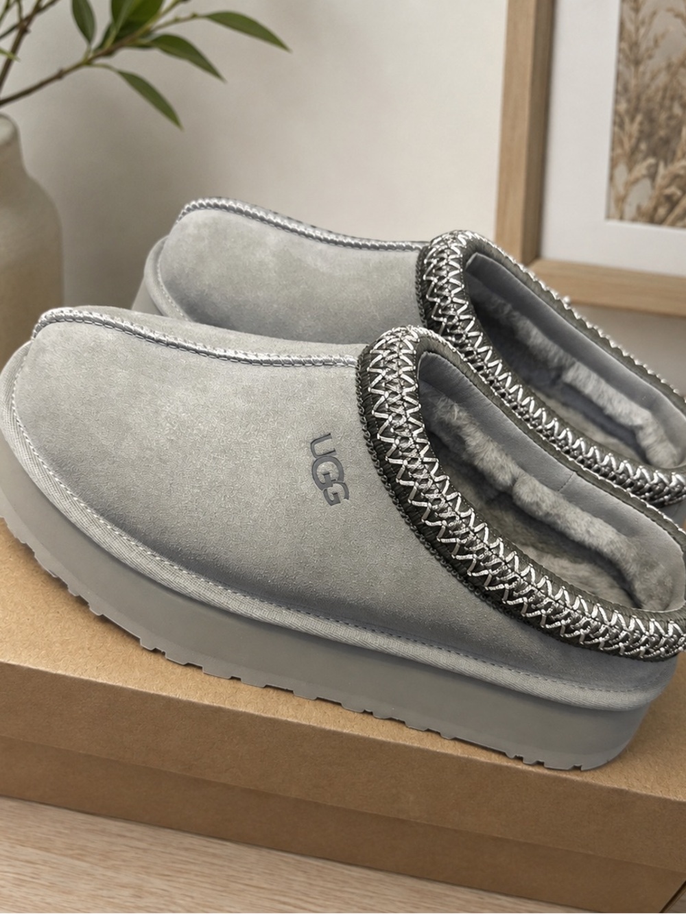 NEW UGG Women's Tazz ll Platform, Sugar sole, Cobble Grey, RARE FIND! Size 8